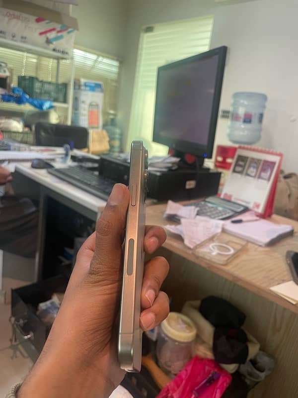 IPHONE 15 Pro max 256Gb Jv 5