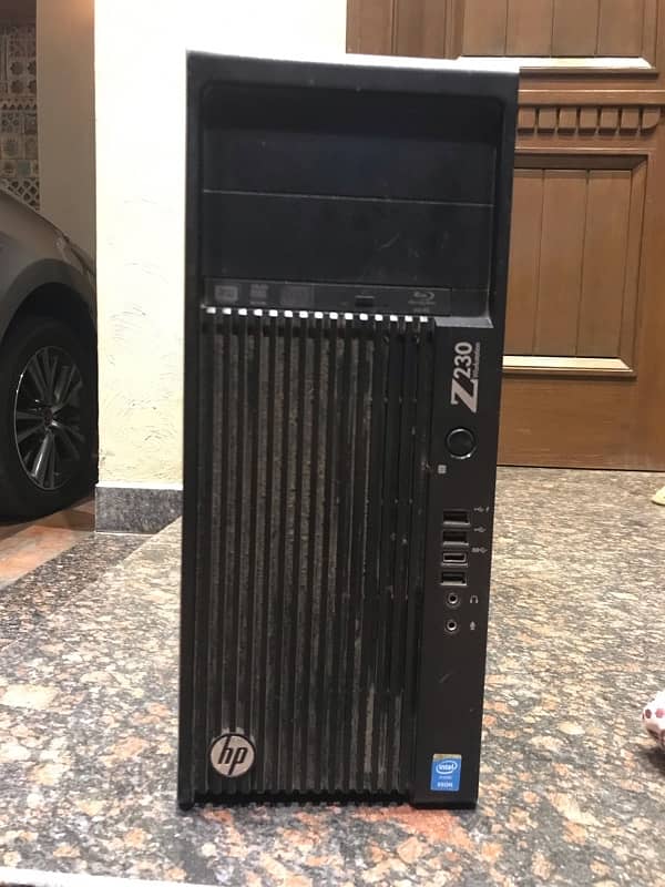 HP Z230 WORKSTATION  With ACER LCD 1