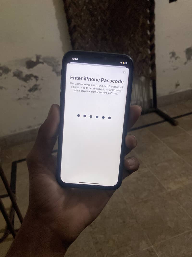 Apple iPhone 11 Fuctory Unlock 98% With Orignal Bettry Health 1