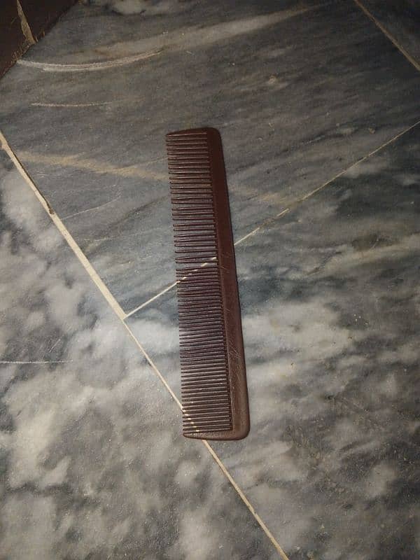 brown comb 0