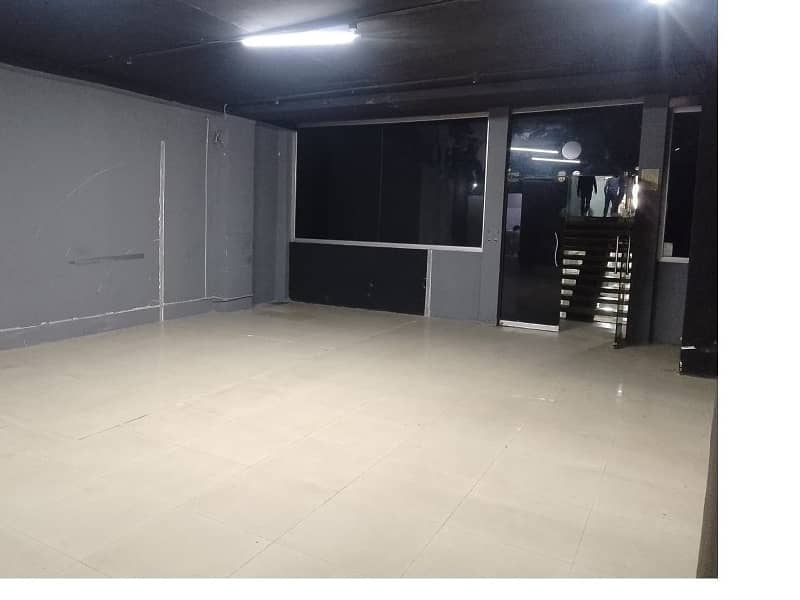 Area 700 Square Feet Office Available For Rent Real Pictures In Main Boulevard Road Gulberg 3 Lahore 3