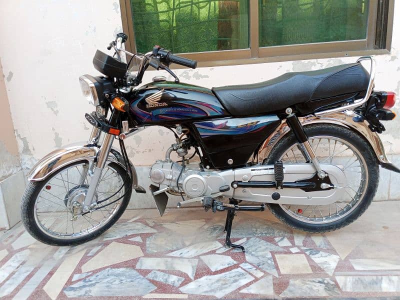 Honda CD70 2024 model black color 3