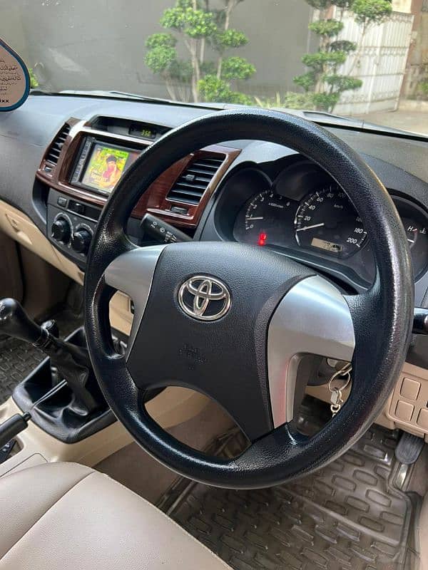 Toyota Hilux 2016 10