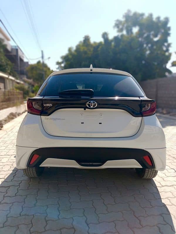 Toyota Yaris 2021 4