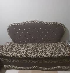 2 seater sofa fresh 10/10 condition velvet jaquard material