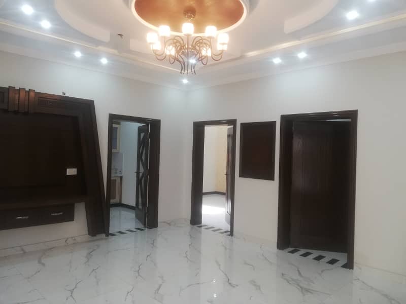 10 MARLA LUXURY HOUSE FOR SALE IN SECTOR C BAHRIA TOWN LAHORE 3