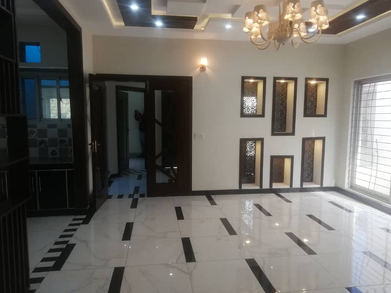 10 MARLA LUXURY HOUSE FOR SALE IN SECTOR C BAHRIA TOWN LAHORE 12