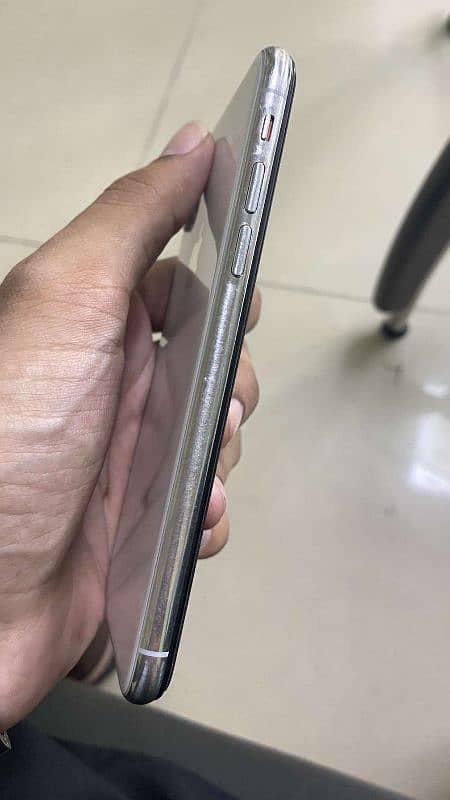 I Phone X 64gb pta 5