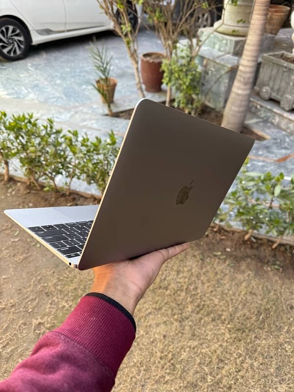 Macbook Air Core m3 9