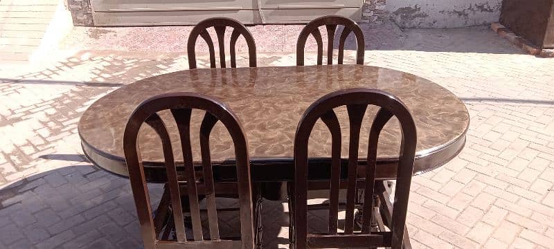 Dinning Table With Chairs 3