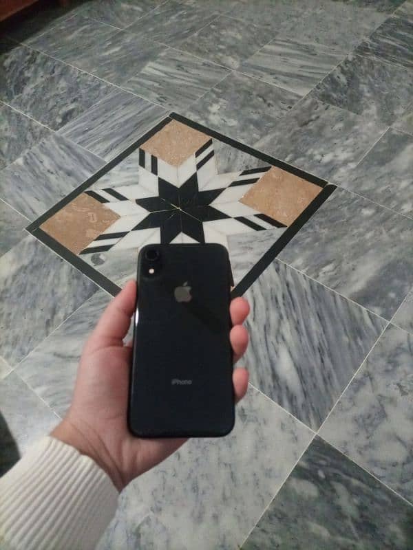 iphone XR 0