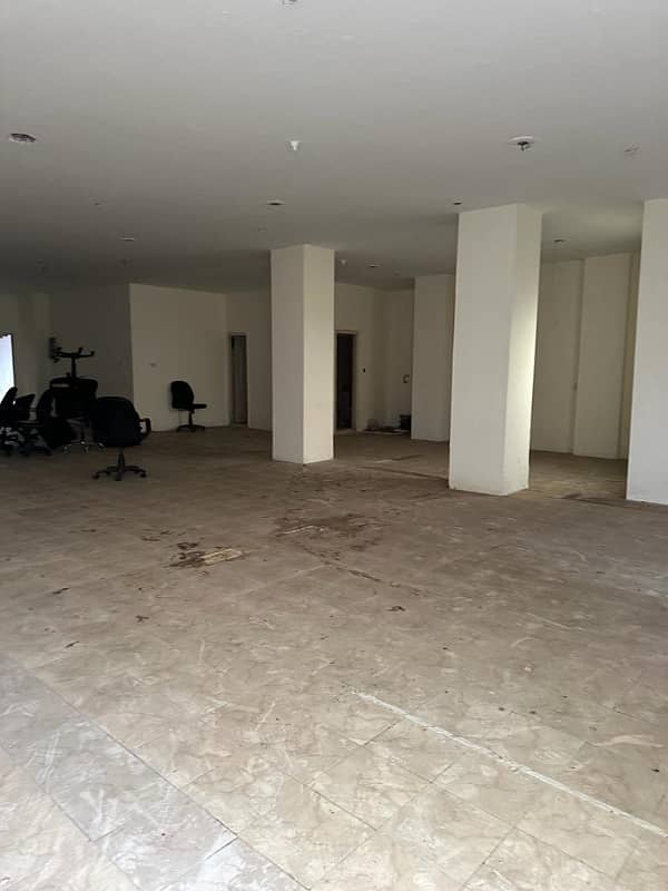 1800 Square Feet Office Available For Rent At Main Boulevard Gulberg 7