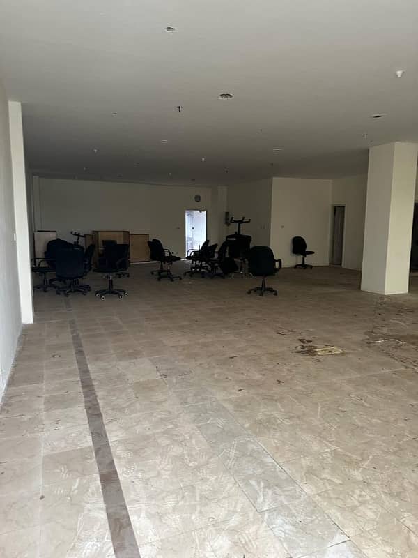 1800 Square Feet Office Available For Rent At Main Boulevard Gulberg 12