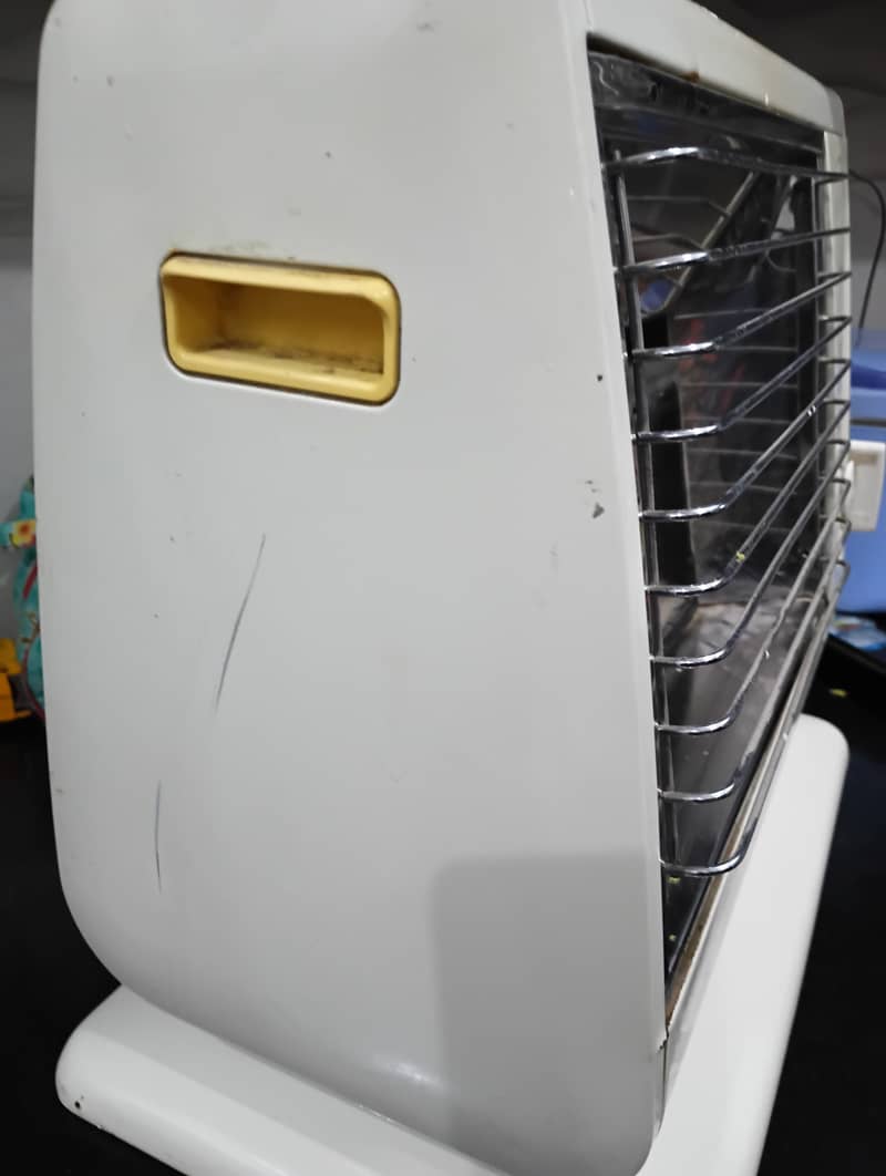 Japanese ceramic Rinnai model Heater available in ery good condition 2