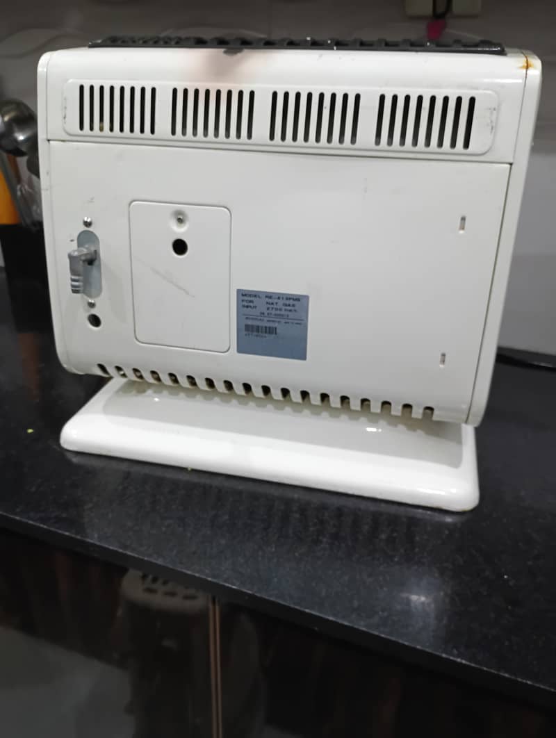 Japanese ceramic Rinnai model Heater available in ery good condition 3