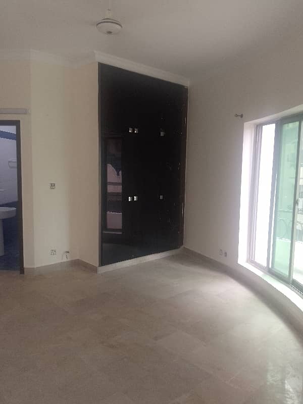 F-11 Unfurinshed 3Bed Appartment for Rent 8