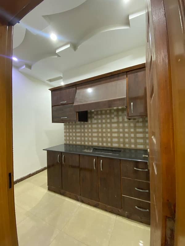 5 MARLA SLIGHTLY USED HOUSE FOR SALE IN SECTOR D BAHRIA TOWN LAHORE 9