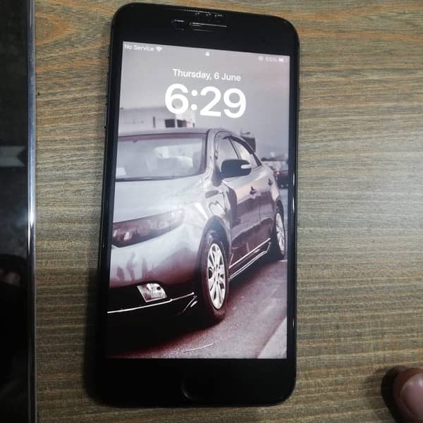 Iphone 8 plus 256 GB Non PTA RS:32000 3