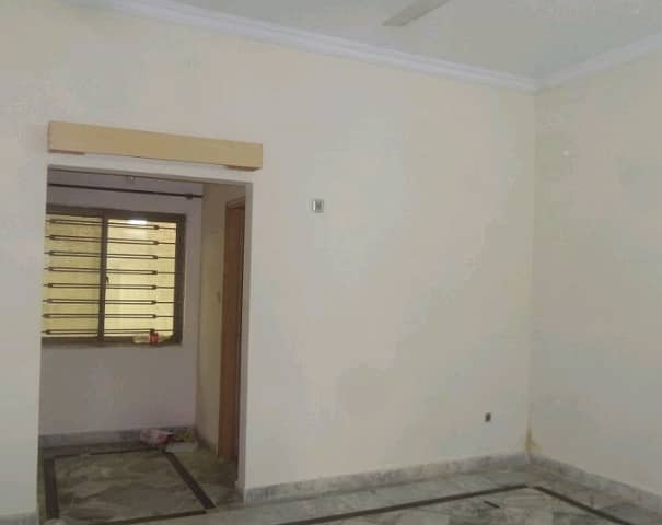 1500 Square Feet Upper Portion In Only Rs. 60000 0