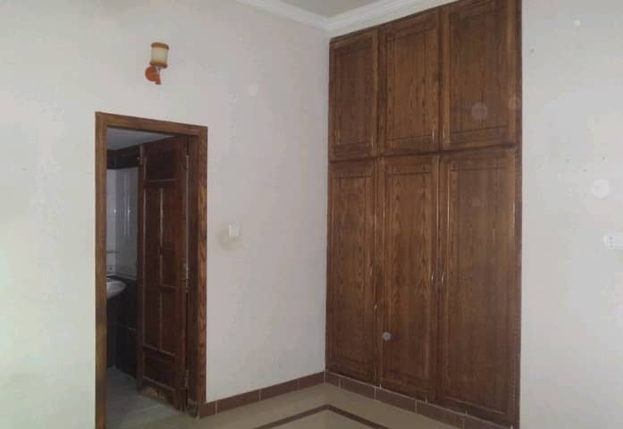 1500 Square Feet Upper Portion In Only Rs. 60000 3