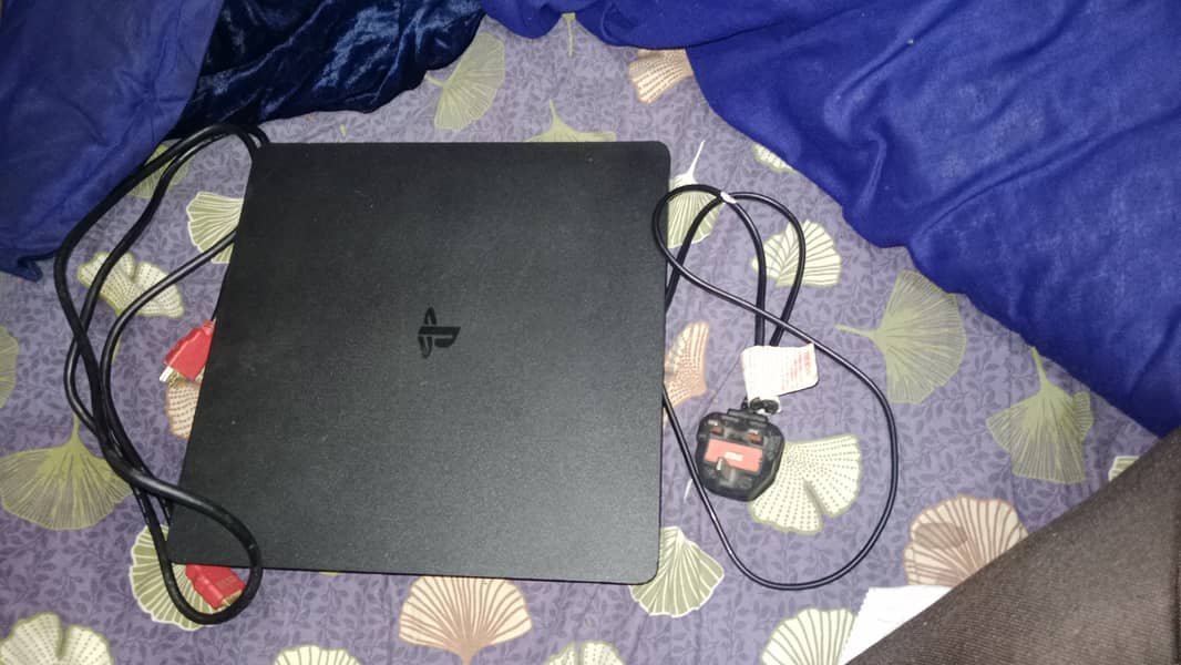 PS4 Slim (500GB) 3