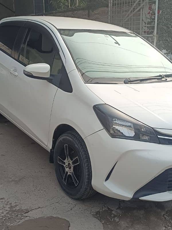 Toyota Vitz 2015/2017 1