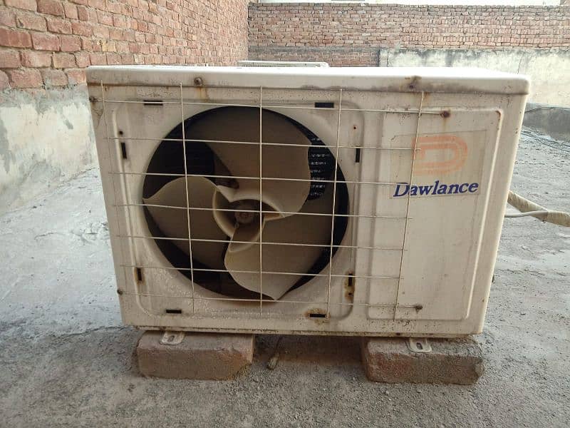 1.5 Ton Dawlance H-Zone Split AC used 1