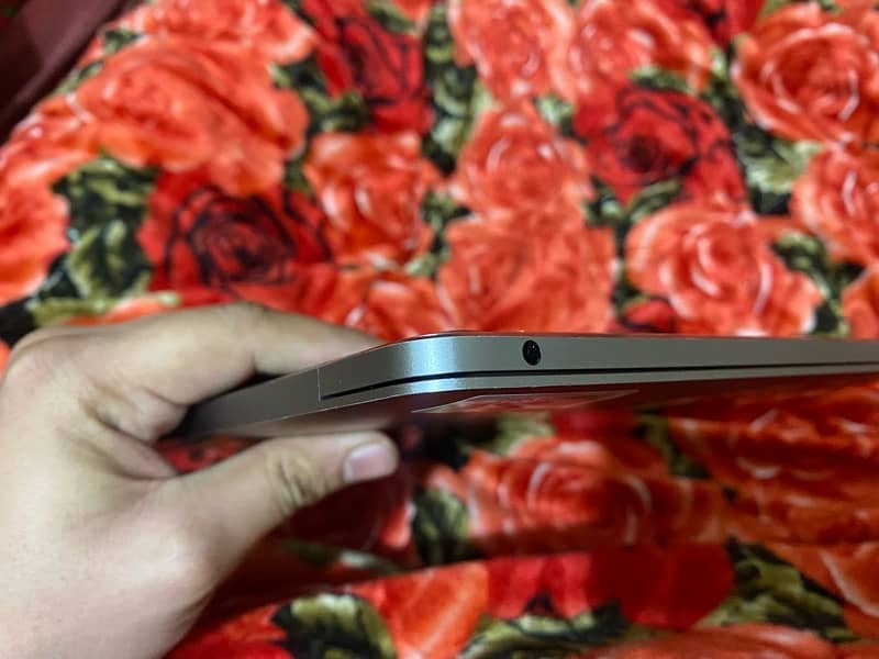 Macbook Pro 2019 13 Inches 4