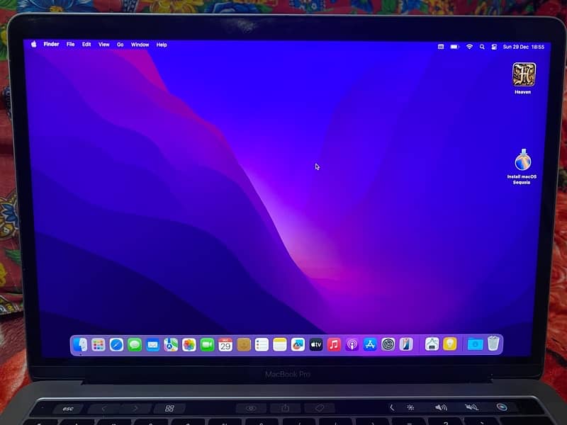 Macbook Pro 2019 13 Inches 6