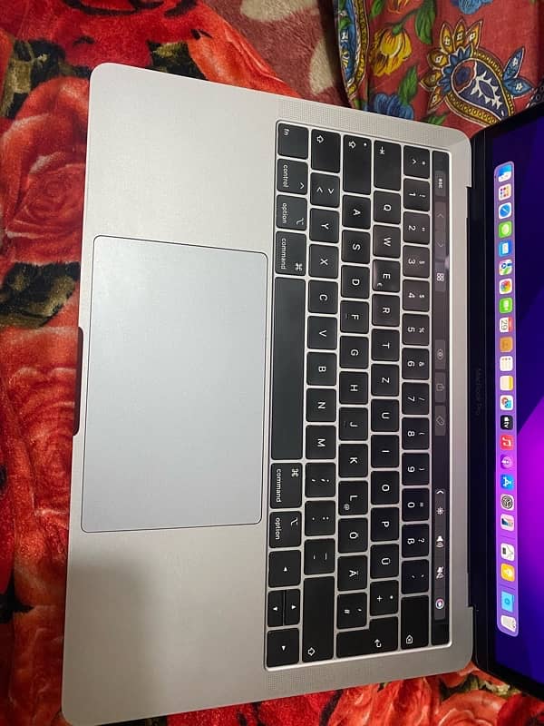 Macbook Pro 2019 13 Inches 8