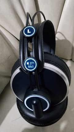 AKG K271 MKII PROFESSIONAL STUDIO HEADPHONES