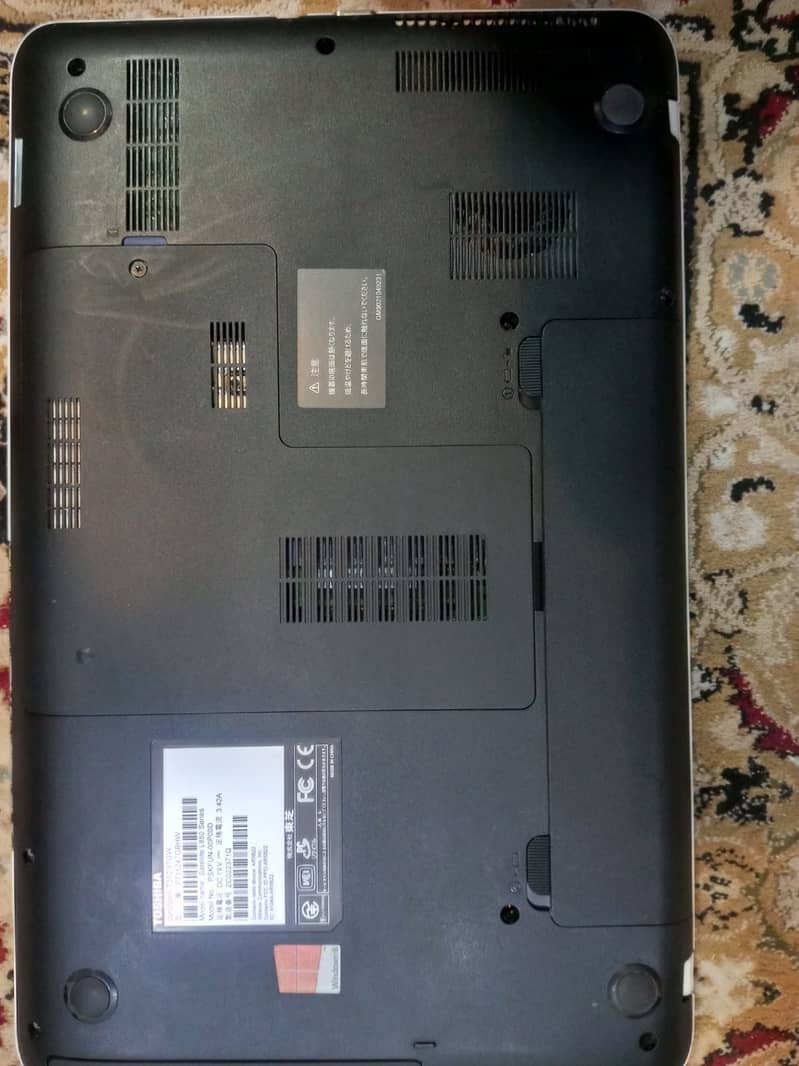 Toshiba Dynabook Satellite L850-Series Model T552/47GW815.6 6