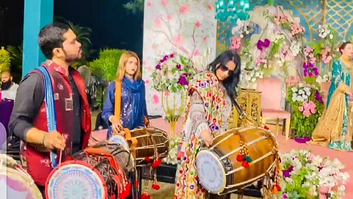 Dhol Services for Mehndi & Barat in Lahore | Band Baja 2