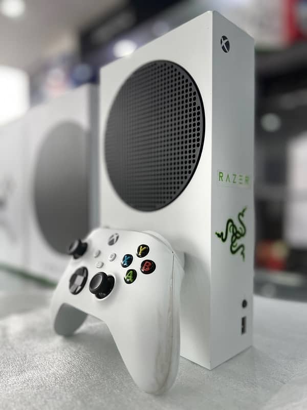 Xbox S Series 512GB jailbreak available with complete box 0