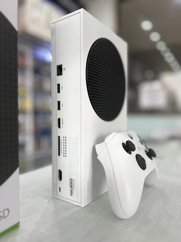 Xbox S Series 512GB jailbreak available with complete box 2