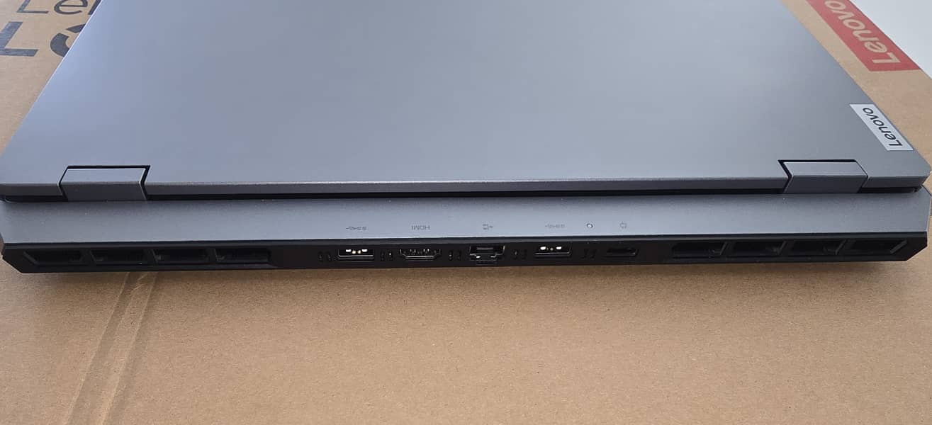 Lenovo LOQ 15ARP9 3