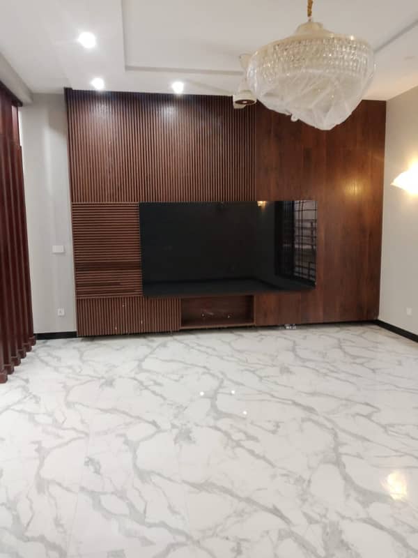 1 Kanal Brand New House For Rent 6