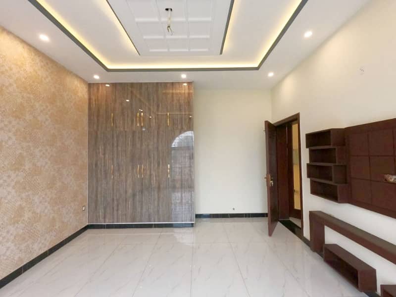 10 Marla House Available For Sale In Jubilee Town - Block B, Lahore 40