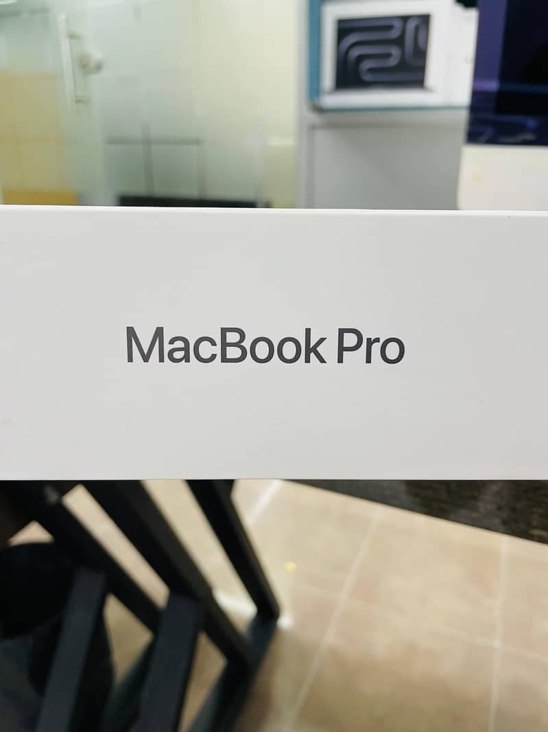 Apple Macbook Pro M4 Max 16" 48/1Tb New 3