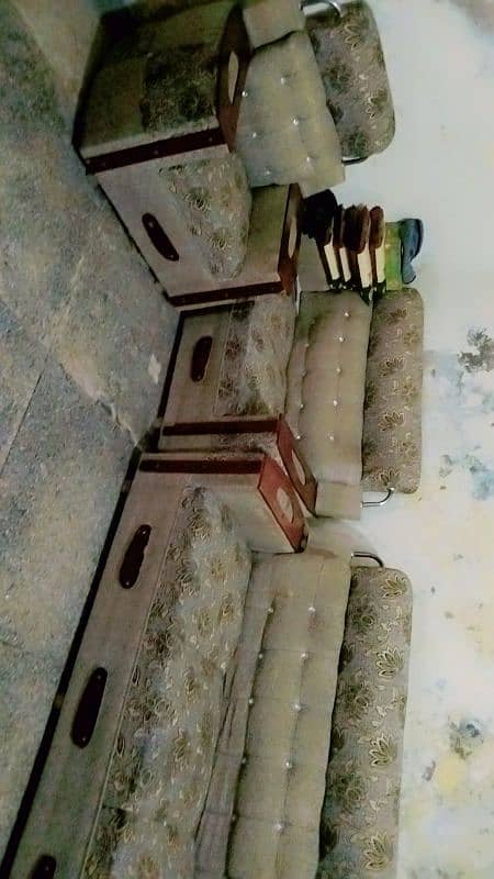 sofa set 6 seatr good condition urgent sale 3