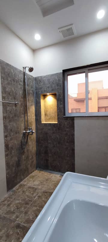 REAL PICTURE BEAUTIFUL MODREN HOUSE AVAIL FOR RENT IN DHA 11 RAHBER PHASE 2 12