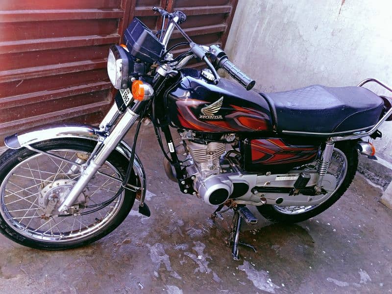 Honda 125, model 2022 3