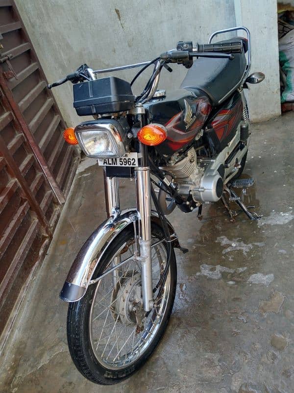 Honda 125, model 2022 4