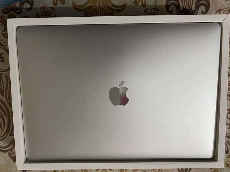 MacBook Pro 13 inch 2016 8/256 3