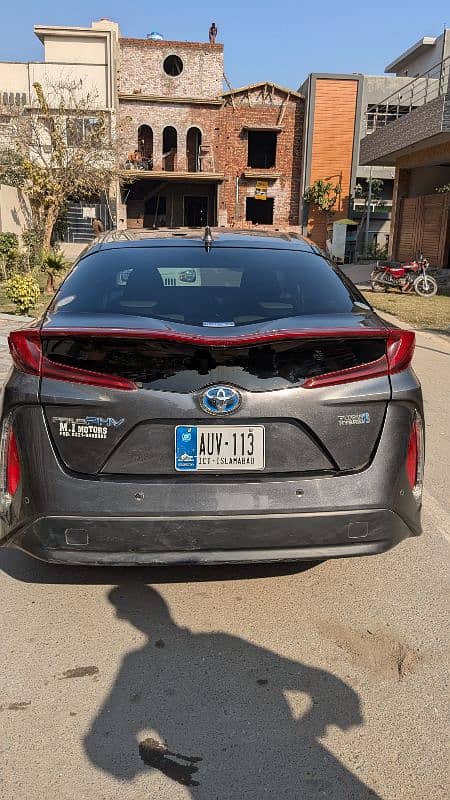 Toyota Prius 2018 2021 phv plug in hybrid 0