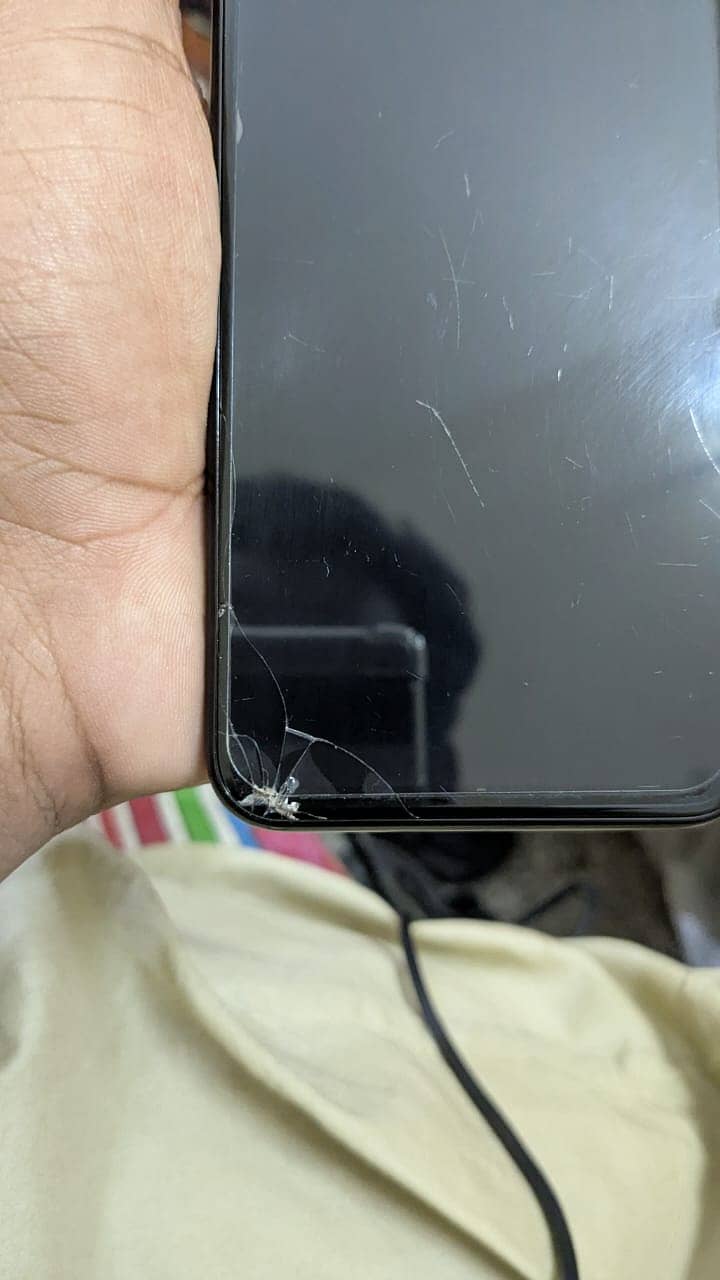 pixel 4 6/128 gb. glass broken. face id disabled 2