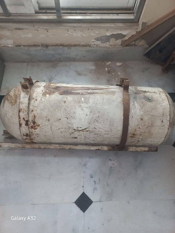 car CNG cylinder 40kg without kit 2