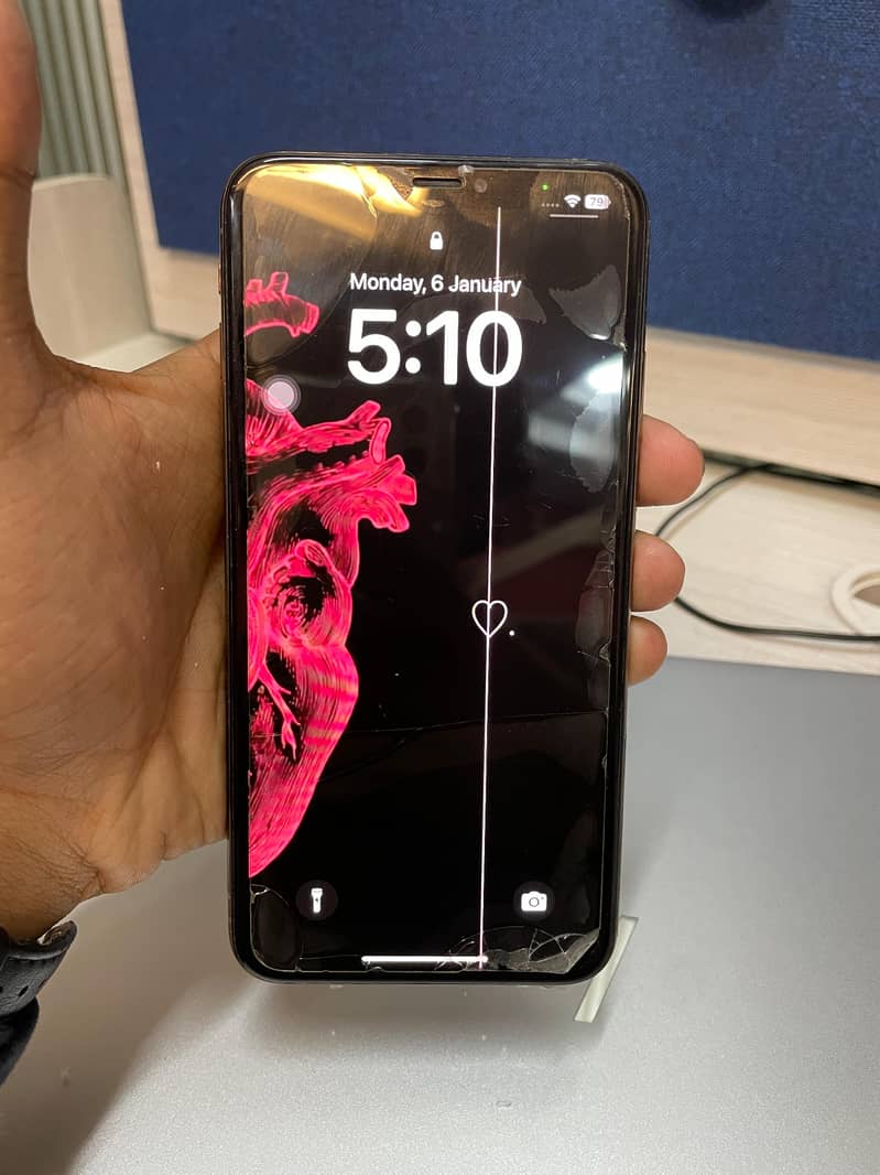 Apple iPhone XS Max 0