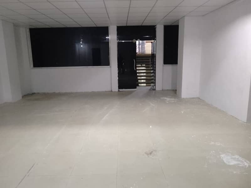 Investment Corridor And Builders Proudly Offer Area 700 Square Feet Corporate Office Available For Rent in Main Boulevard Road Gulberg 3 Lahore 0