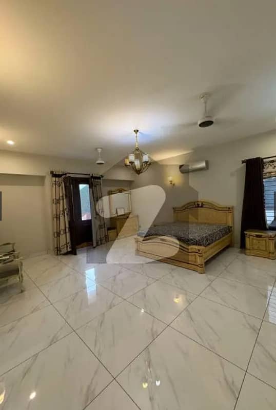 Residential 100 yard Bungalow for Sale Block 4 Gulshan-e-Iqbal Excellent location 60 Sq. ft. Located on wide road, easy access and close to all amenities. 11